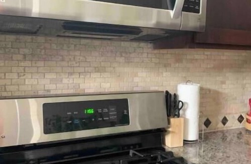 Near East Side House | Home by the Dome! 2BR Downtown San Antonio Alamodome Hemisphere close!rn