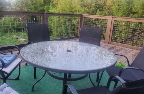 Near East Side House | Home by the Dome! 2BR Downtown San Antonio Alamodome Hemisphere close!rn