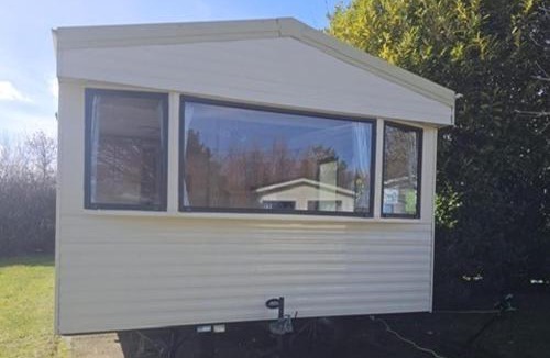 Caister-on-Sea Ski Chalet | Home by the Sea - Adventure Village Access