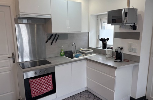 Barriere Saint Marc Apartment | HOME & CARE