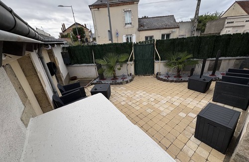 Barriere Saint Marc Apartment | HOME & CARE