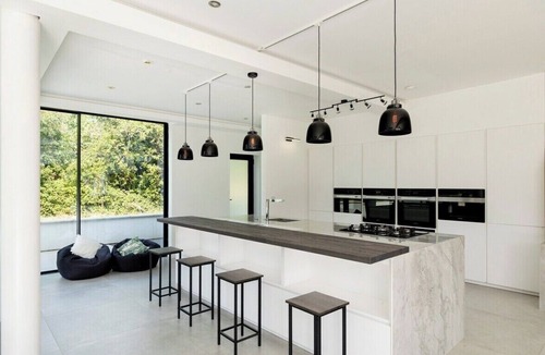 Rugby House | Home Cinema | Stunning Barn Retreat