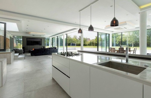 Rugby House | Home Cinema | Stunning Barn Retreat