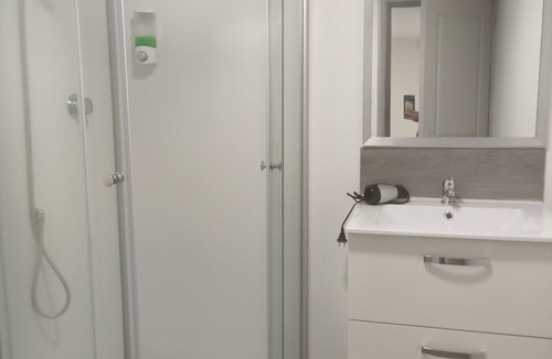 Charmes Apartment | Home Connect A1 Apartment