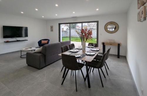 Chasseneuil-du-Poitou Villa | home family