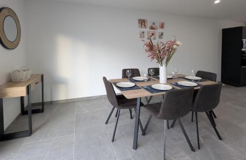 Chasseneuil-du-Poitou Villa | home family