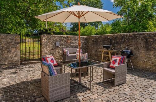 Nettleton House | Home Farm Byre