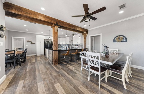 Bruceville-Eddy House | Home for Groups, Games, and Getaways - Sleeps 17