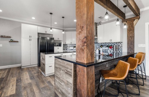 Bruceville-Eddy House | Home for Groups, Games, and Getaways - Sleeps 17