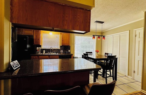 Whitehaven House | Home For Large Groups in Southhaven Memphis