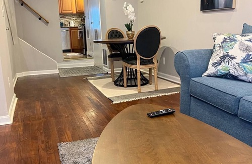 Upper Fells Point House | Home for professionals