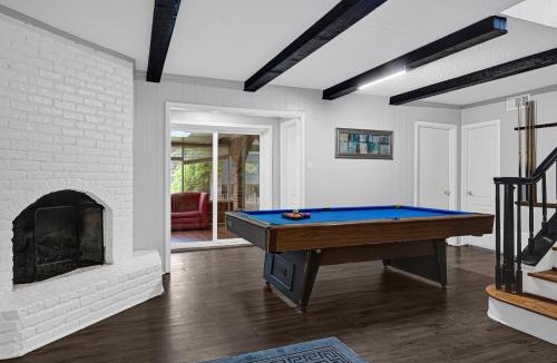 Sharpstown House | Home for summer with pool, pool table, outdoor kitchen,patio and balcony