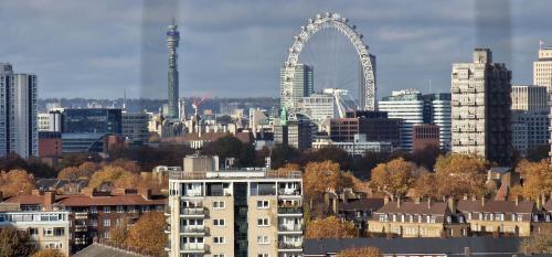 Camberwell Green Apartment | Home for the Holidays