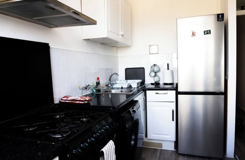 Camberwell Green Apartment | Home for the Holidays