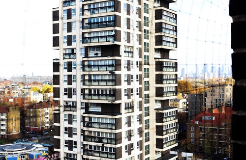 Camberwell Green Apartment | Home for the Holidays