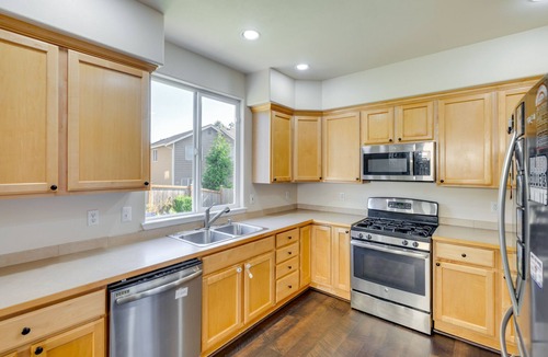 North Creek House | Home Gym, Yoga Studio & Office! Bothell Retreat