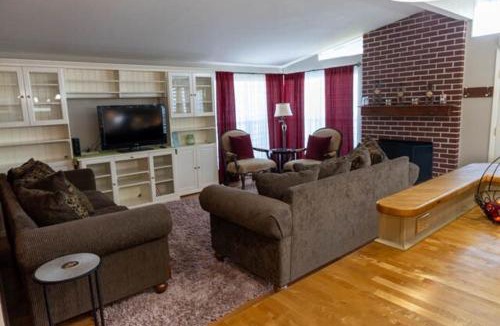 Carmichael House | Home in Carmichael near Cal Expo with Pool & Patio