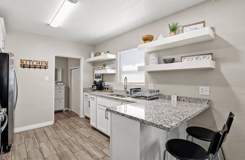 El Paso House | Home in central El paso/Medical Ctr of Americas