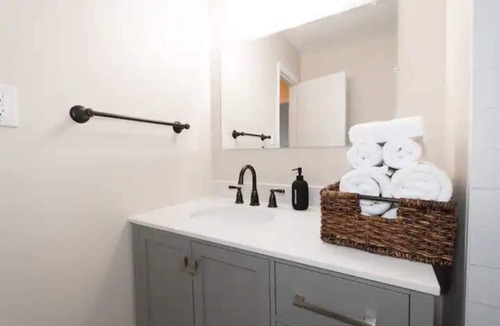 College Park House | Home in College Park