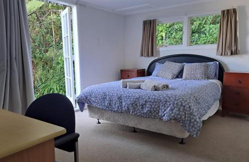 Kapiti Island House | Home in Karori