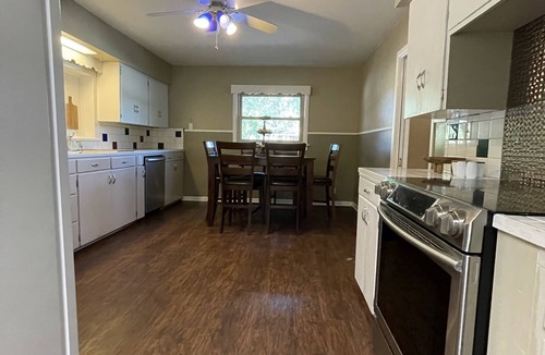 Lubbock House | Home in Medical District. Near TTU & Downtown. Backyard oasis w lots of parking!