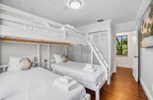 The Hammocks House | Home in Miami