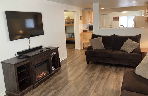 Springfield House | Home in Springfield with large yard and driveway