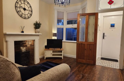 Spetchley House | Home In Worcester - With Free Parking