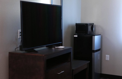 Southwind Hotel | Home Inn and Suites