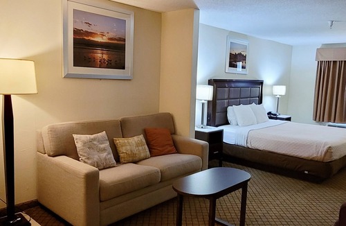 Montgomery Hotel | Home Inn & Suites