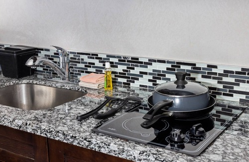 Yorkton Hotel | Home Inn & Suites Yorkton