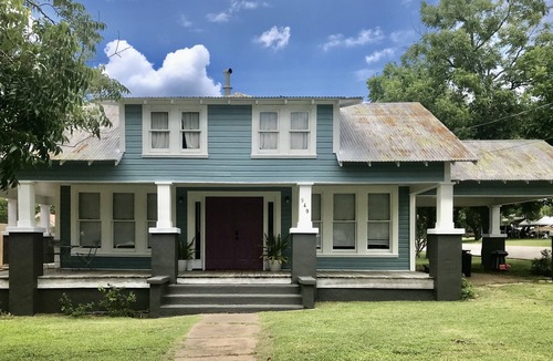 La Grange House | Home Joanna Gaines would approve! In the heart of small town Central Tx LaGrange