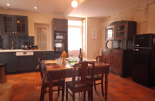 Lucon House | Home-made Glycine for 4 people