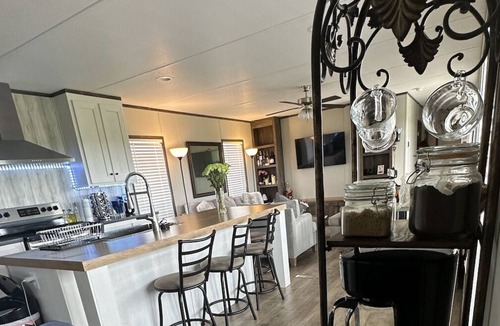 Del Valle House | Home near Austin-Airport/COTA/Tesla