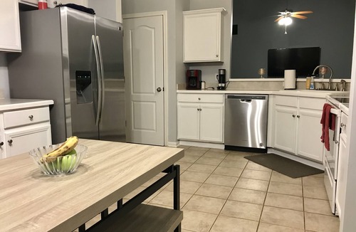 Hoschton House | HOME NEAR CHATEAU ELAN/UGA/LAKE LANIER/MICHELIN ROAD ATLANTA/ATLANTA DRAGWAY