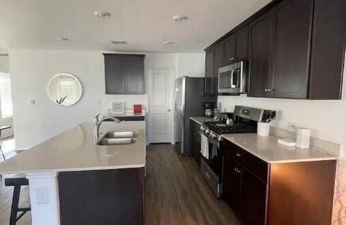 Del Valle House | Home near COTA, Tesla and ABIA