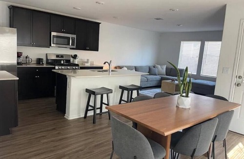 Del Valle House | Home near COTA, Tesla and ABIA