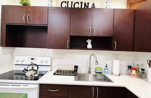 Opa-Locka House | Home Near Hard Rock w BBQ Pool Table