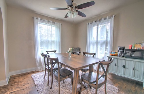 Green Acres House | Home Near I-65, Albanese Candy, Avalon Mnr, Rte 30