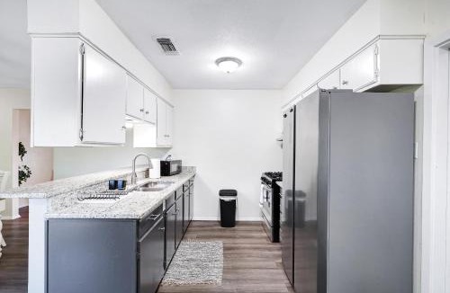 North San Antonio - SAT House | Home Nr River Walk DT Airport BBQ Games Pets
