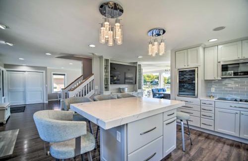 McHenry House | Home on Fox River Modern Decor Style!