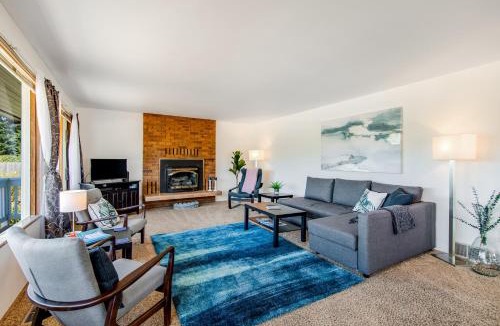 Freeland House | Home on Holmes