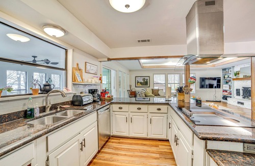 Yantis Cottage | Home on Lake Fork: Patio, Grill & Fire Pit!
