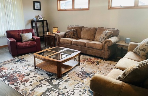 Kearney House | Home on Quiet Cul de Sac with Handicap Accessibility