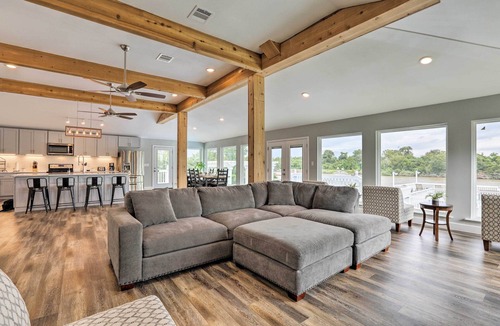 Barrett House | Home on San Jacinto River w/Pool, Dock & Deck!