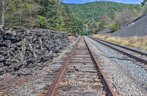 Brockton House | Home on Shared 10 Acres, On-Site Trail Access