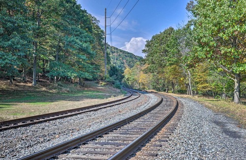 Brockton House | Home on Shared 10 Acres, On-Site Trail Access