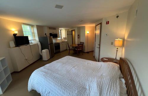 Post Mills Apartment | Home On The Connecticut