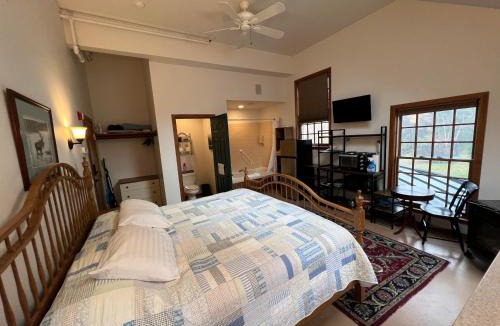 Post Mills Apartment | Home On The Connecticut