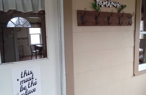 Weedsport House | Home on the Farm